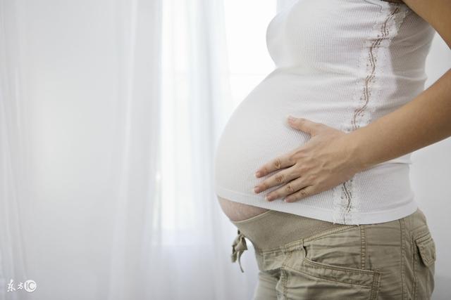孕妇腹胀是怎么回事有什么办法（腹胀是孕妇常见的困扰）(1)