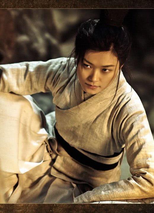 **表演训练的李宇春第一次露脸就在电影《十月围城》里扮演女一号方红