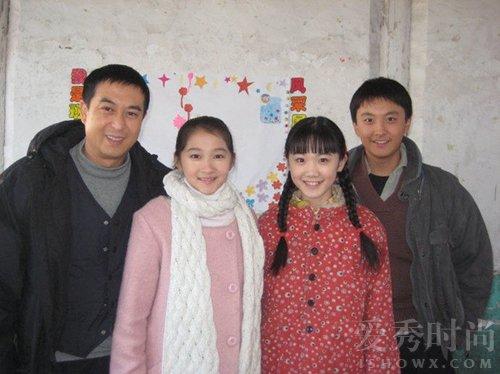 首先,牛骏峰的女朋友应该不是关晓彤,牛骏峰关晓彤是合作关系,两人