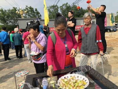 密云“贡梨之乡”邀市民采摘尝鲜感受当地发展