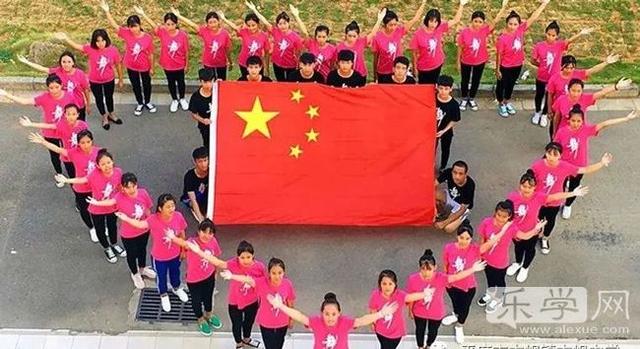 迎祖国六九华诞展工程学子风姿