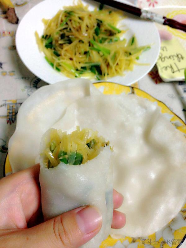 小k的晚饭日常（小K美食晨姐的土豆丝卷饼）(2)