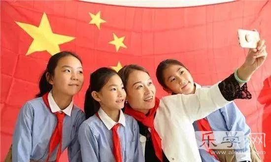 迎祖国六九华诞展工程学子风姿