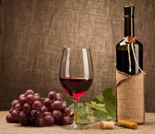 自晾葡萄酒有毒吗，又有6人喝自酿葡萄酒中毒；专家：一般人最好不要在家酿葡萄酒喝