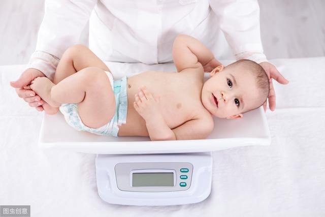 宝宝体重跟哪些因素相关，宝宝满月体重标准来了，这些因素会影响宝宝体重，体重和健康有关