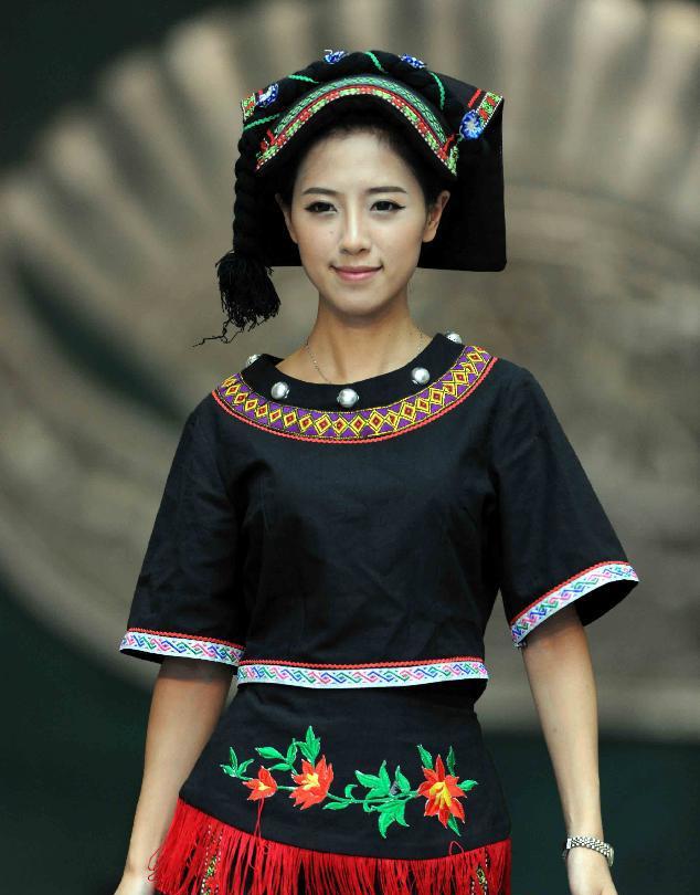 贵州世居少数民族服饰经典,揭秘贵州少数民族服饰特点