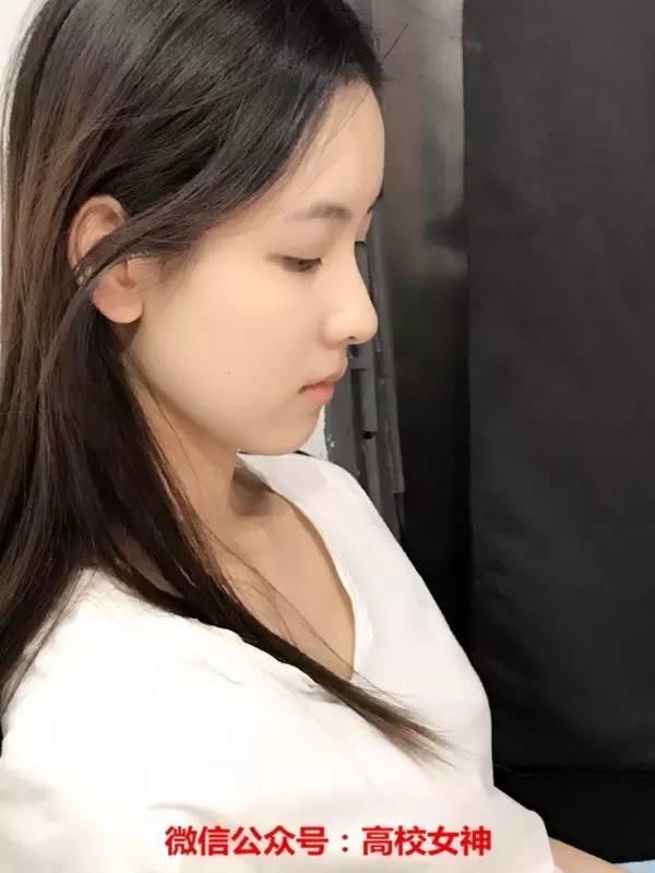 陈都灵微信,陈都灵最初的照片