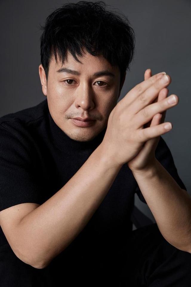 张颂文：3年被导演拒绝840次，被嘲像侏儒吃剩菜，46岁仍买不起房