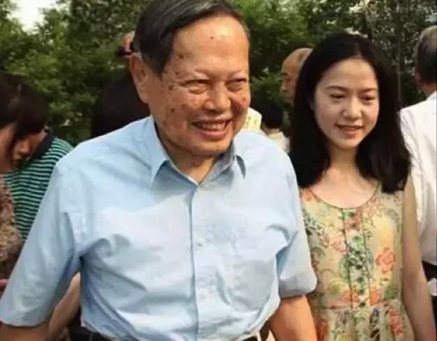 杨振宁原配杜致礼：出身名门的顶级名媛，子女们感谢翁帆的付出