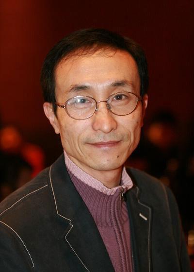 连上3个热搜，怒斥“畸形饭圈文化”，巩汉林凭啥？