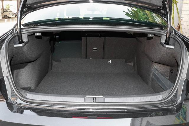 迈腾后备箱尺寸