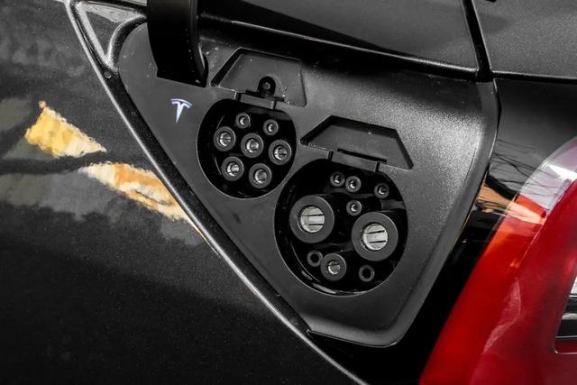 预算30万内，比亚迪汉EV和特斯拉Model 3该如何选？