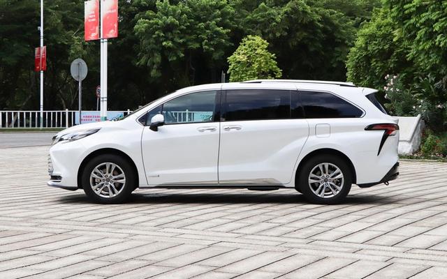 3月销量6319台!事实证明:只要丰田赛那不加价,国人就愿意买它