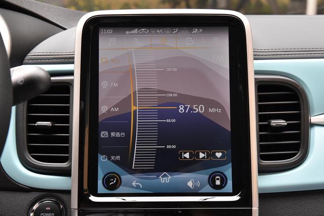 小蚂蚁：3门4座两厢车，续航301km，外观讨喜