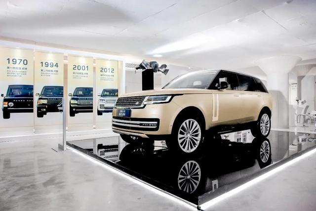 全新一代路虎揽胜 300万内气场最强suv 什么都好 就是费钞票 新闻时间