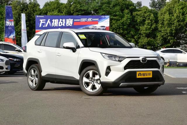 动力2.0L+CVT，驾乘舒适油耗低，详解RAV4荣放四驱风尚版