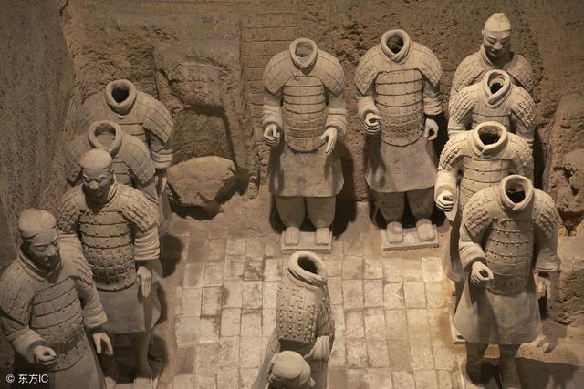 恶霸穿越到现代全集(主角穿越成恶霸小说)