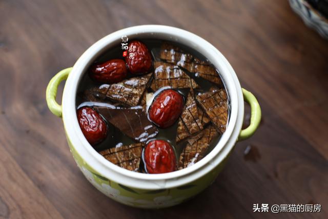 90岁奶奶常买猪腰炖汤，天冷也不担心，腰腿利索身体很不错