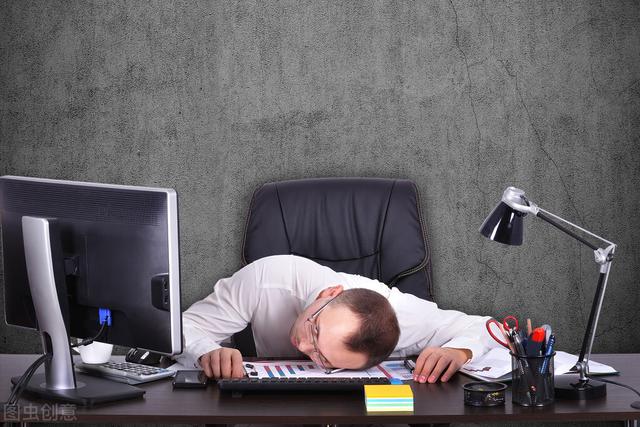 注意！办公室午休千万别趴着睡