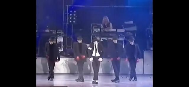 杰克森跳舞(杰克森跳舞视频)