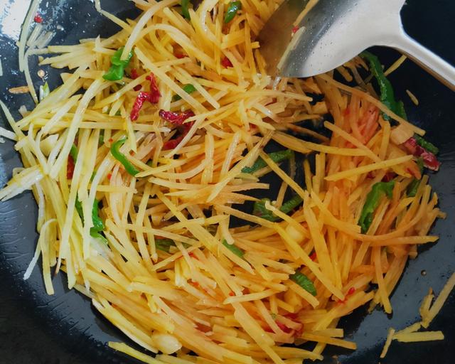 炒土豆丝的家常做法步骤炒土豆丝的家常做法