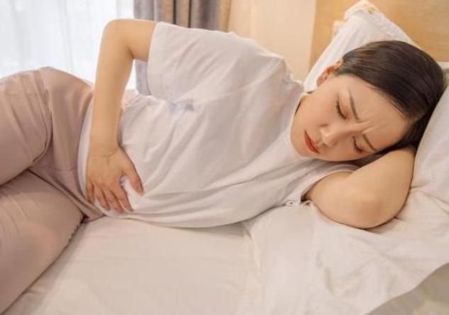 待产包里不能少的3类物品，关键时刻派上用场，孕妈和家人记得带