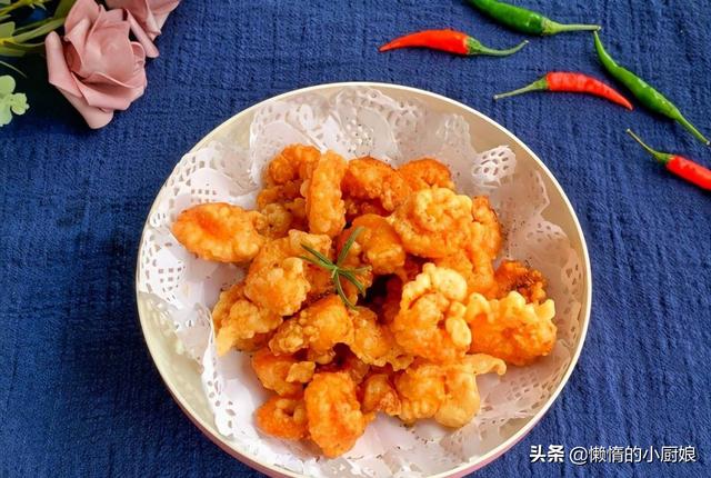 只要10分钟就能搞定的椒盐虾仁这样做，一口一个，孩子们超爱吃