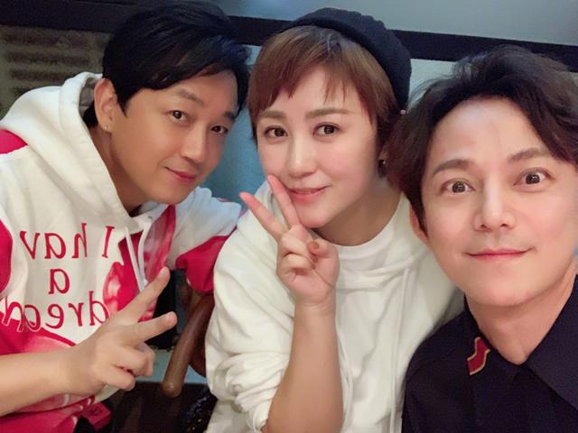 何炅微博超话社区，何炅微博多少粉丝