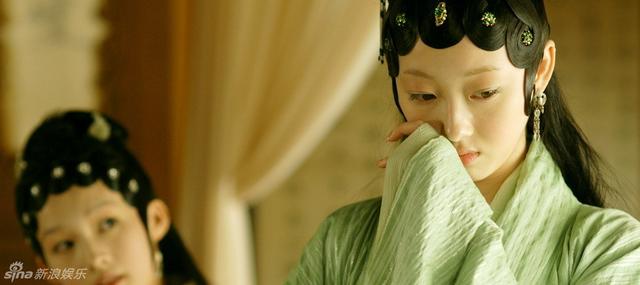 小袄,贾母说这料子怎么能做袄子,用蝉衣衫和软腌箩来讲自己当年吃什么