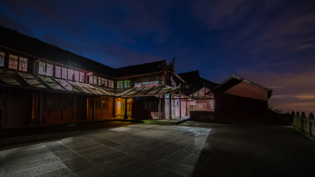 峨眉山独特的住宿方式（峨眉山寺院住宿体验）