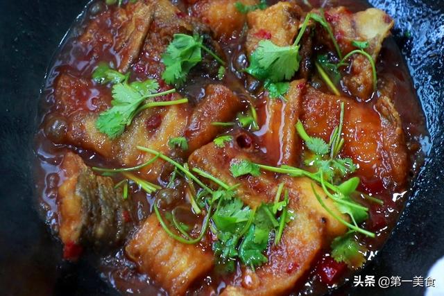 草魚的傳統老做法，下鍋直接燜，魚肉鮮嫩入味，吃了還想吃 健身 第8张