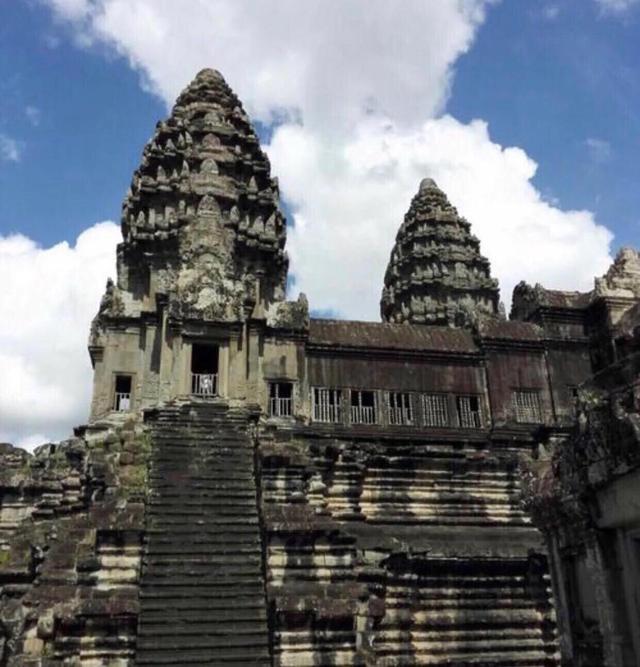 高棉的微笑（第一集）吴哥窟探秘历险记（Angkor Wat)