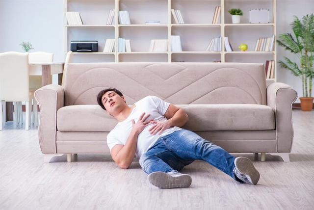 吃了冰箱的剩菜，男子腹泻后身亡，提醒：5种隔夜菜尽早撤下餐桌 - 1