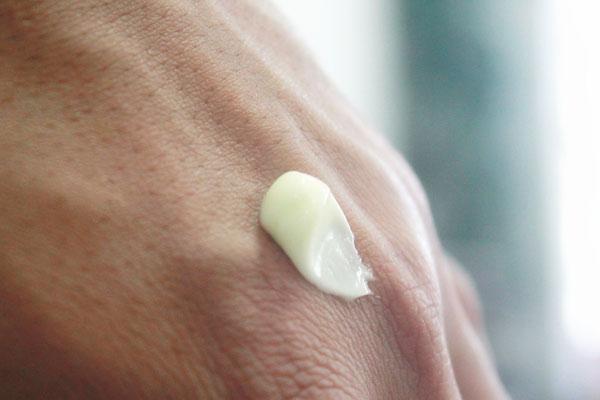 腿上会有红色的小点点类似鸡皮疙瘩