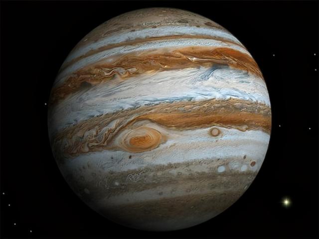 木星释放的能量和辐射很大,这表明木星内部存在热辐射源,其核心温度