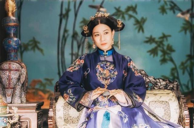 从神仙颜值，到曾志伟感慨"惨不忍睹"，是谁"毁灭"了香港小姐？