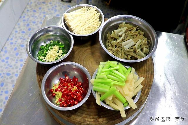 毛肚只能涮著吃？大廚教你做地道過江毛肚，麻辣脆爽，10秒出鍋 健身 第4张