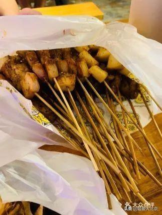 班尼路专卖店