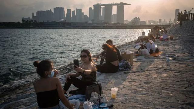 新加坡終于邁出“與冠病共存”第一步