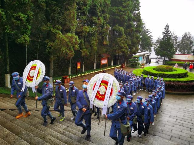 井冈山拓展培训