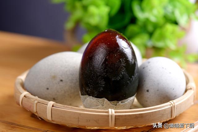 “松花蛋”是鸭蛋还是鸡蛋？和变蛋有啥不同？涨知识了