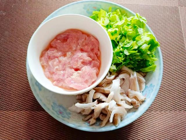 天冷多给孩子吃1碗粥，补充蛋白质和维生素，暖呼呼的好舒服