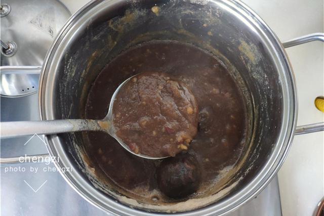 秋梨膏怎么喝治咳嗽(秋梨膏用开水冲还是温水冲)