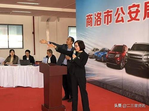 汽车前挡玻璃破碎机