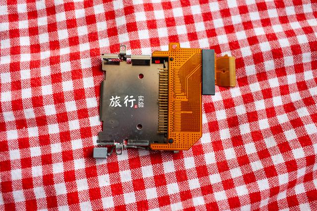 佳能5d4和手机拍照对比（拆解佳能全幅单反5D）(15)