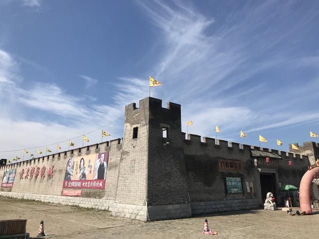 佳木斯市旅游景点介绍（佳木斯敖其湾影视城）(1)