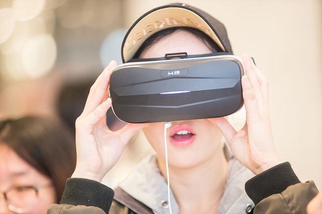 骨傳導、屏幕發聲等，曾經很火的黑科技，為何突然銷聲匿跡瞭？