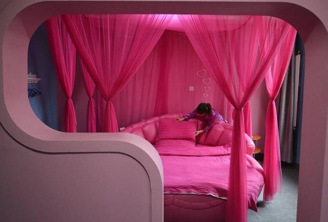 水床房酒店圆床房千万别住