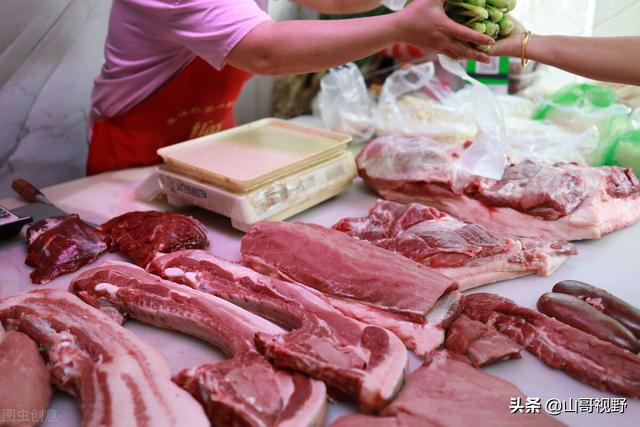 豬肉價格連續下降飼料價格上漲養豬戶要賠錢了