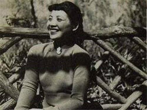 1982年,萧明华的骨灰被台湾老人带来北京,4天后葬入八宝山